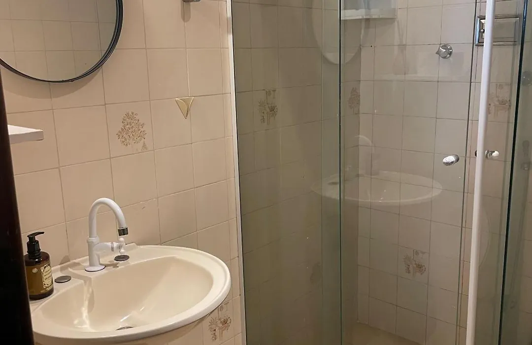 Suite privativa na praia da Barra!-1